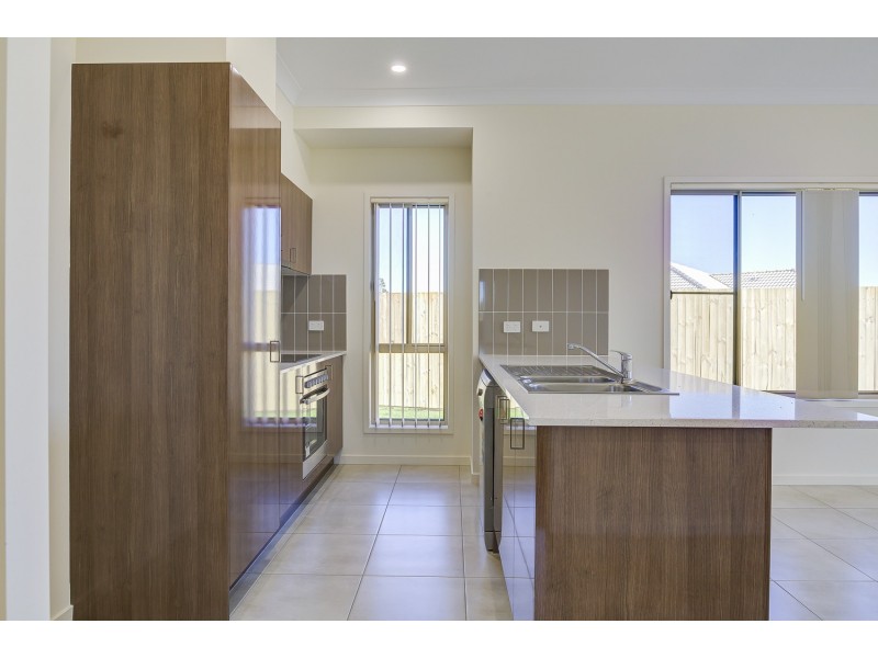 3 Brightstar Street, Ormeau QLD 4208