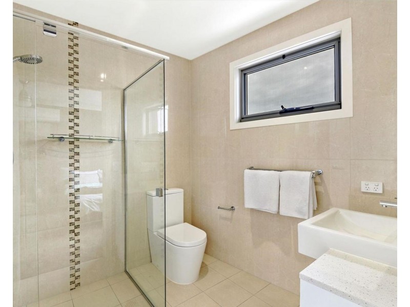 6/126 Eugaree Street, Southport QLD 4215