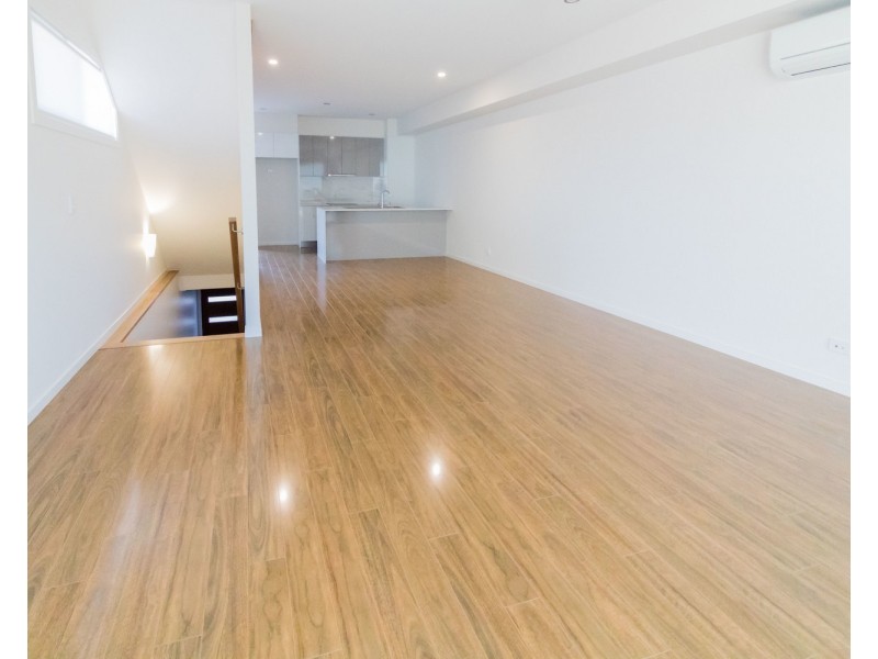 6/126 Eugaree Street, Southport QLD 4215
