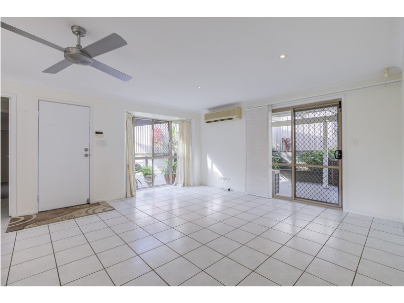 2/16 Jessica Court, Arundel QLD 4214