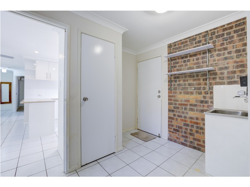 2/16 Jessica Court, Arundel QLD 4214
