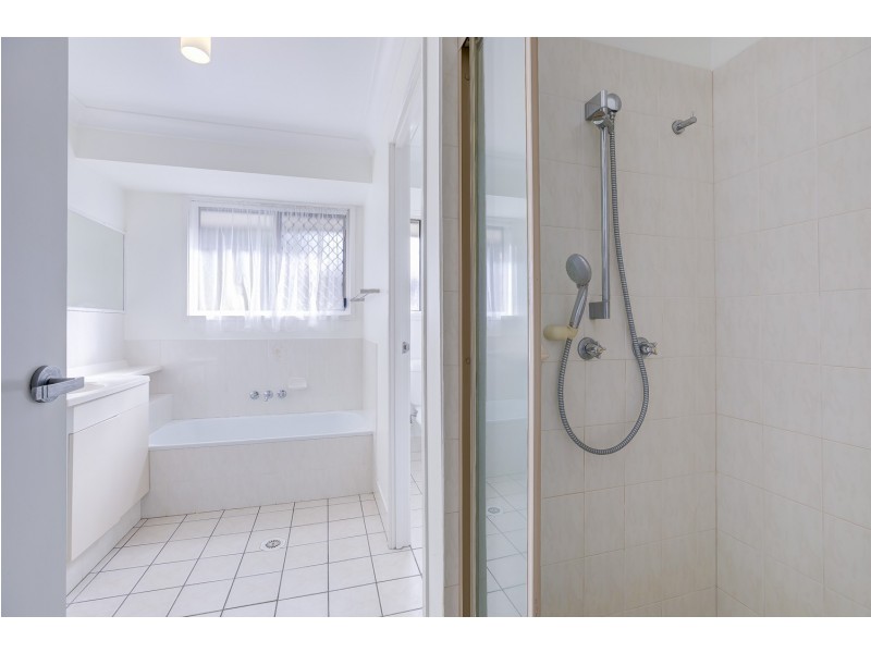 2/16 Jessica Court, Arundel QLD 4214