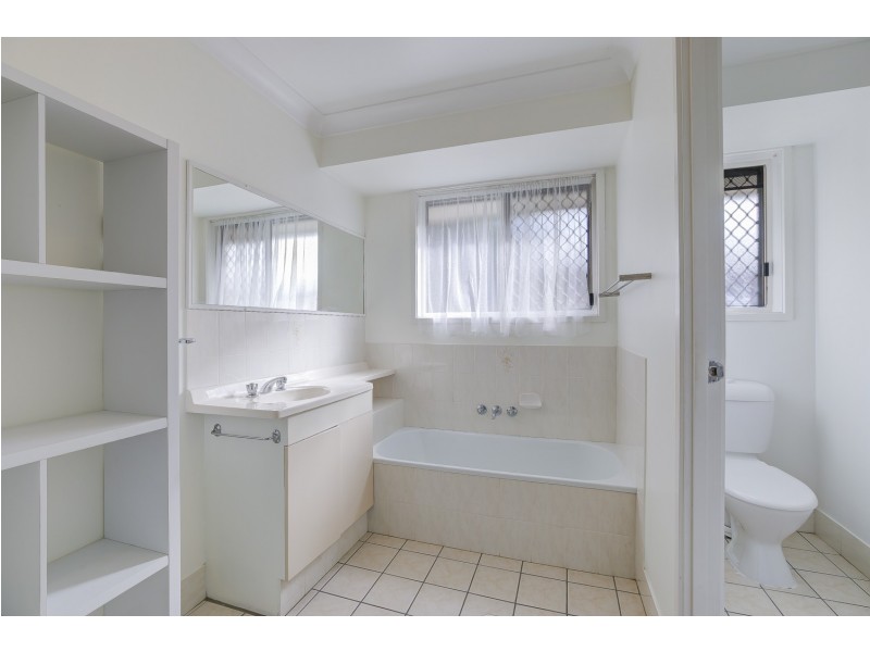 2/16 Jessica Court, Arundel QLD 4214