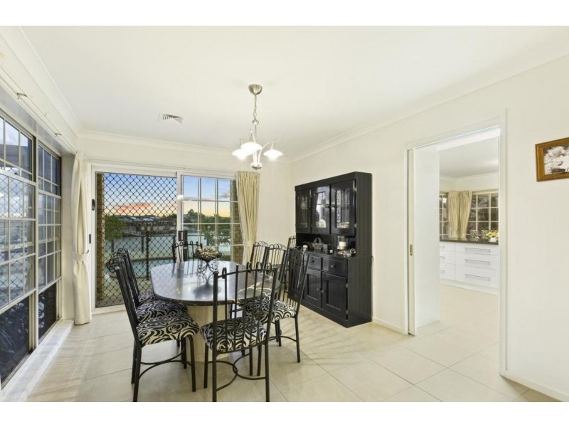 6 Pebble Beach Drive, Runaway Bay QLD 4216