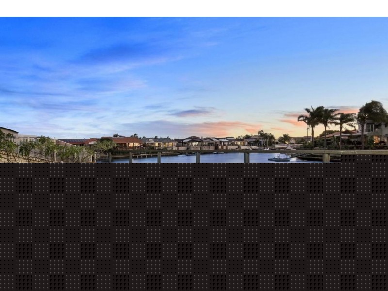 6 Pebble Beach Drive, Runaway Bay QLD 4216