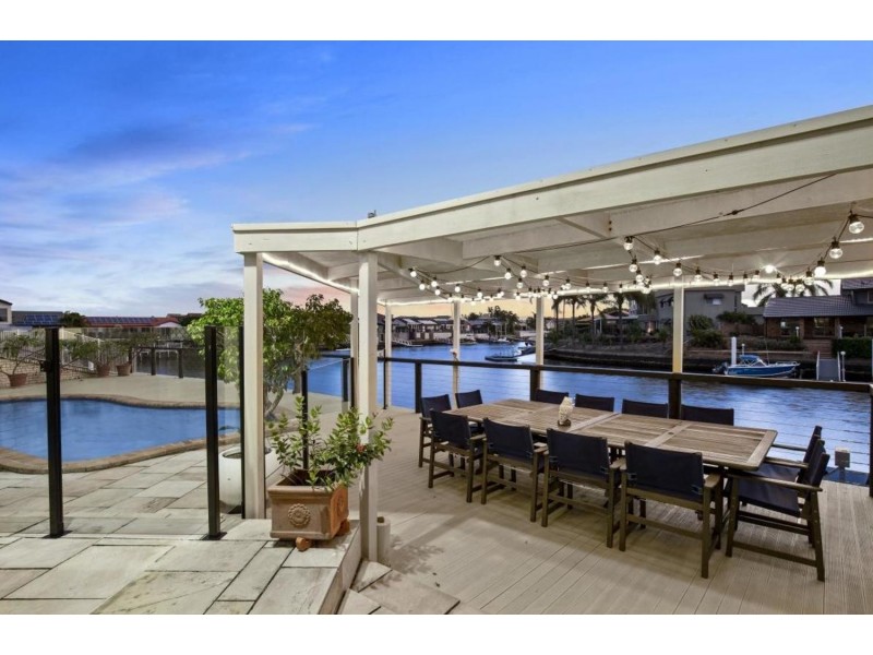 6 Pebble Beach Drive, Runaway Bay QLD 4216