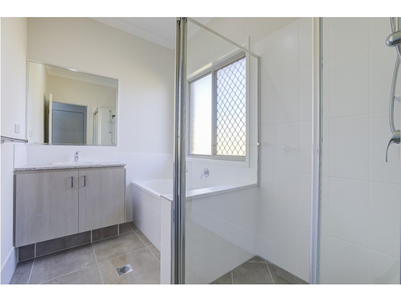 14 Scott Young Drive, Coomera QLD 4209