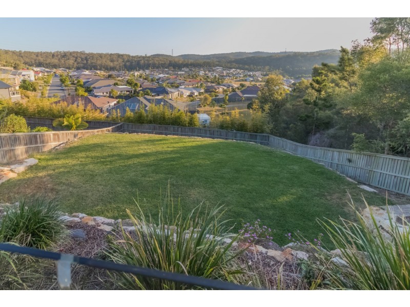 1 Wunburra Circle, Pacific Pines QLD 4211