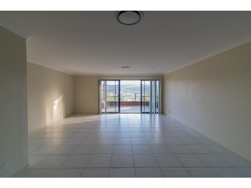 1 Wunburra Circle, Pacific Pines QLD 4211