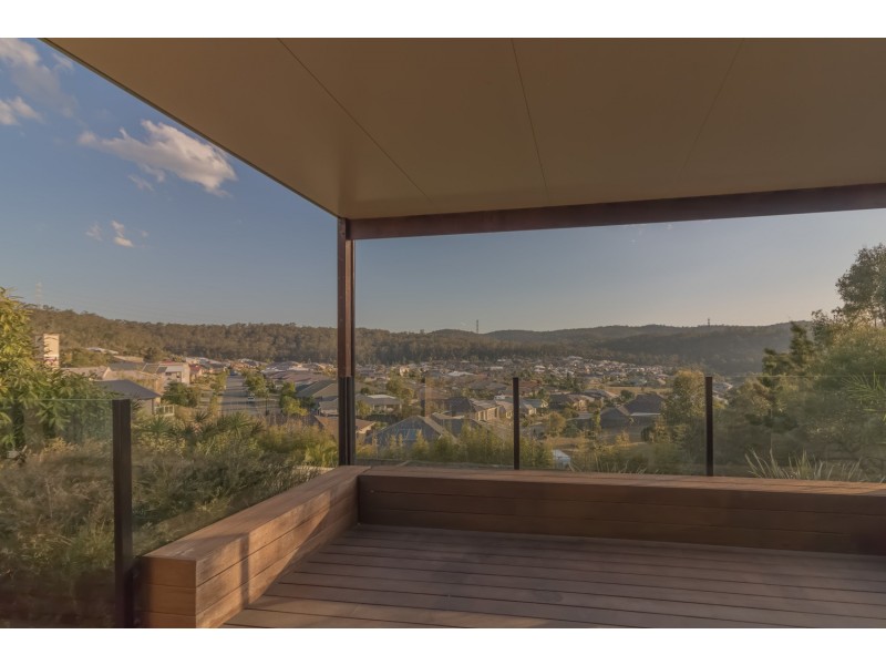 1 Wunburra Circle, Pacific Pines QLD 4211