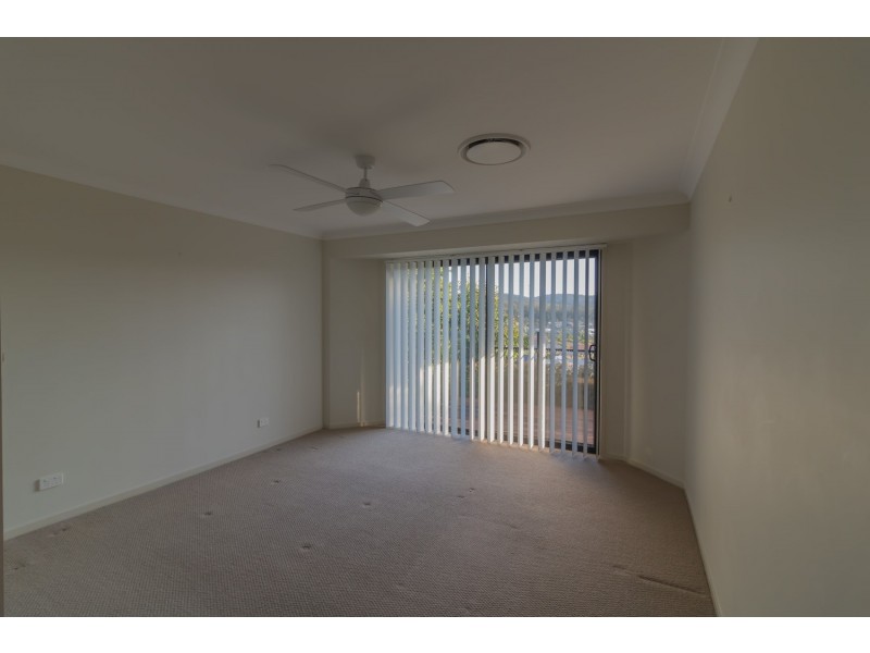 1 Wunburra Circle, Pacific Pines QLD 4211