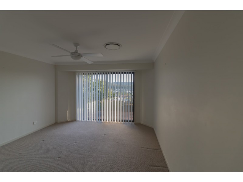 1 Wunburra Circle, Pacific Pines QLD 4211