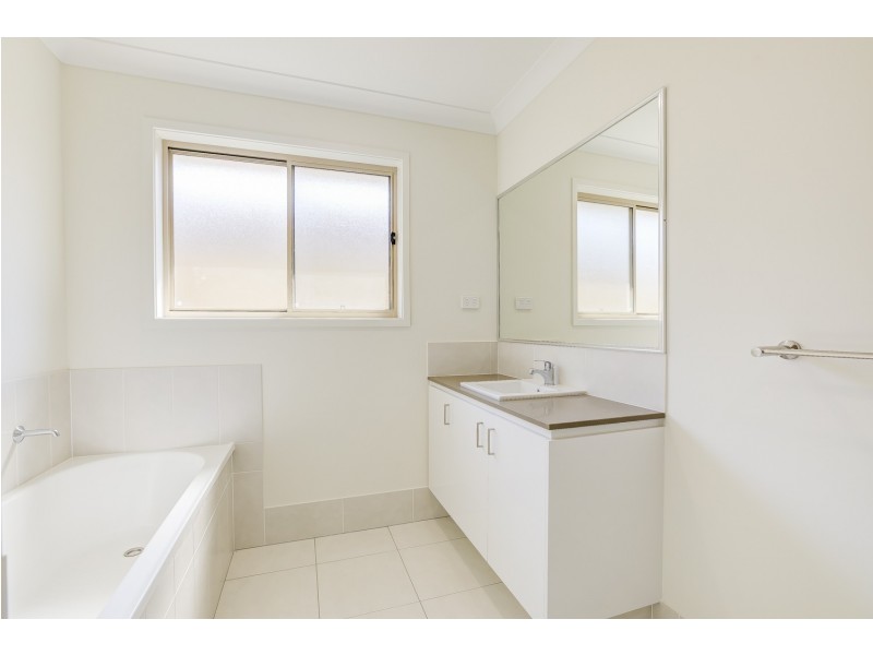 6 Scott Young Drive, Coomera QLD 4209