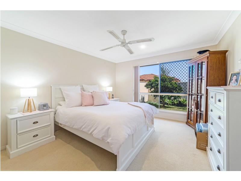 86 Tee Trees Boulevard, Arundel QLD 4214