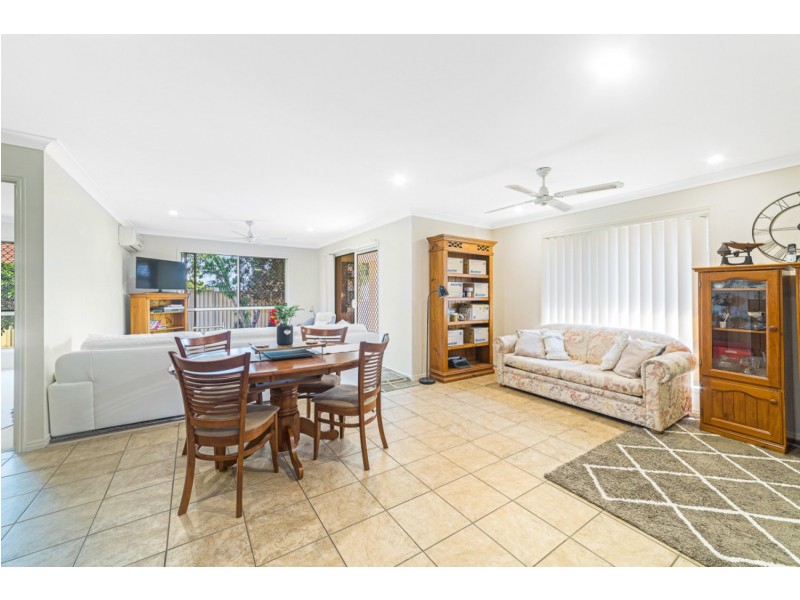86 Tee Trees Boulevard, Arundel QLD 4214