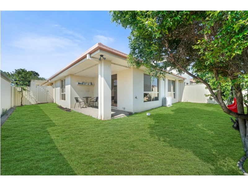 86 Tee Trees Boulevard, Arundel QLD 4214