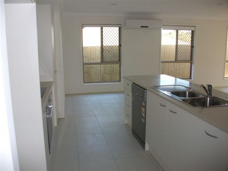 39 Winchester Crescent, Pimpama QLD 4209