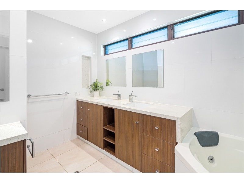 13 Panitz Street, Bundall QLD 4217