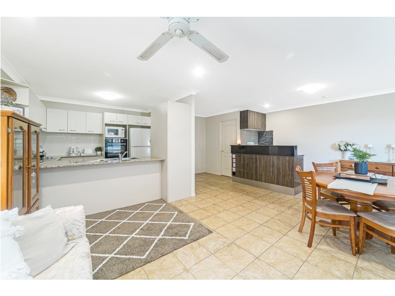 86 Tee Trees Boulevard, Arundel QLD 4214