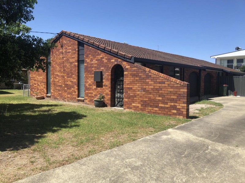 1/8 Topaz Court, Paradise Point QLD 4216