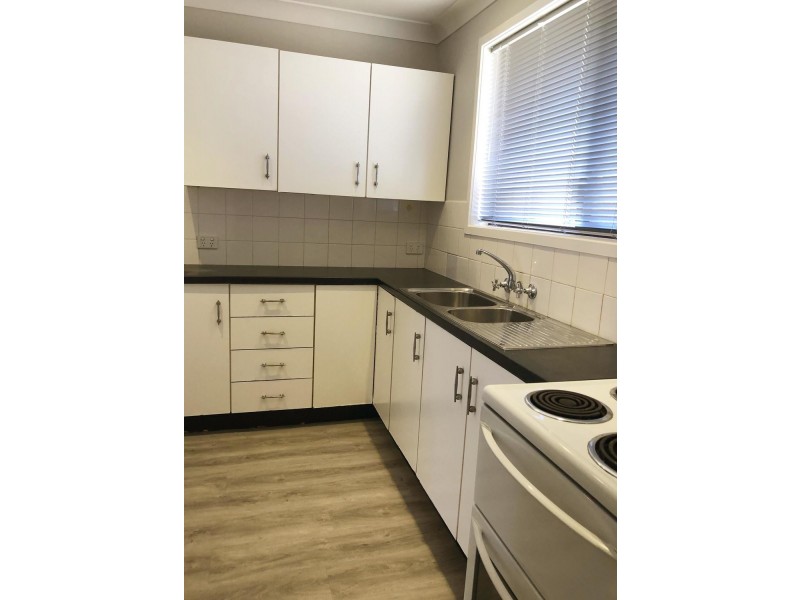 1/8 Topaz Court, Paradise Point QLD 4216