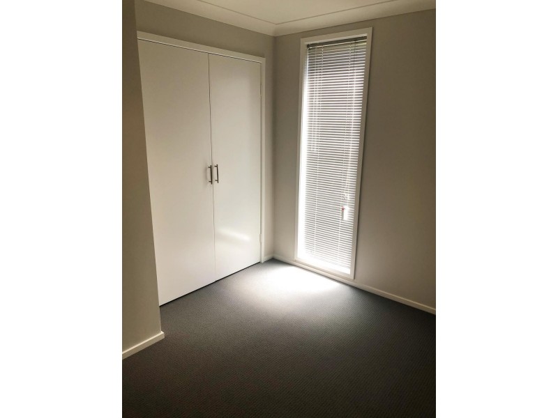 1/8 Topaz Court, Paradise Point QLD 4216