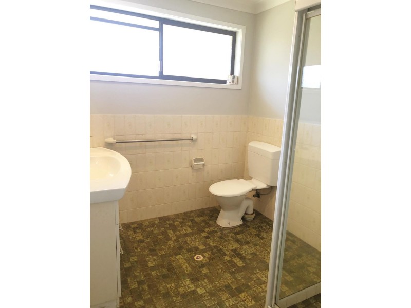 1/8 Topaz Court, Paradise Point QLD 4216