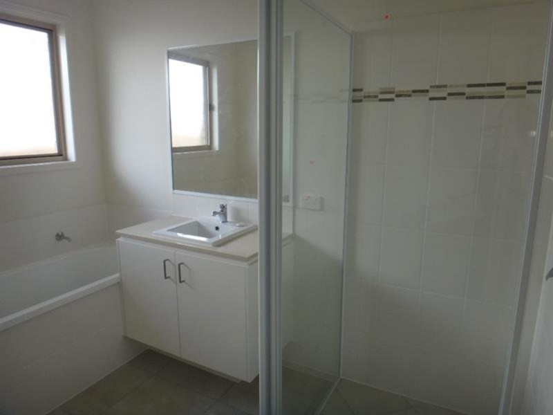 68 Damian Leeding Way, Upper Coomera QLD 4209