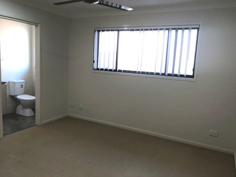 9 Woodrose Circuit, Pimpama QLD 4209