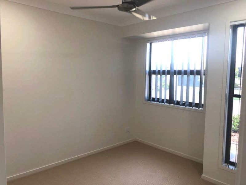 9 Woodrose Circuit, Pimpama QLD 4209