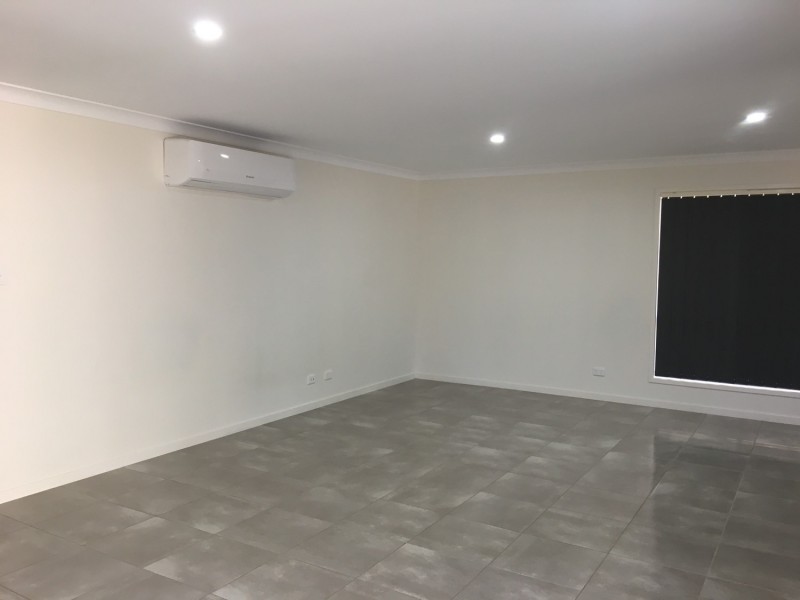 5 Maurie Pears Crescent, Pimpama QLD 4209