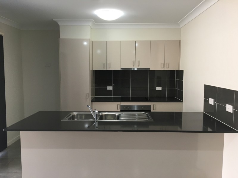 5 Maurie Pears Crescent, Pimpama QLD 4209