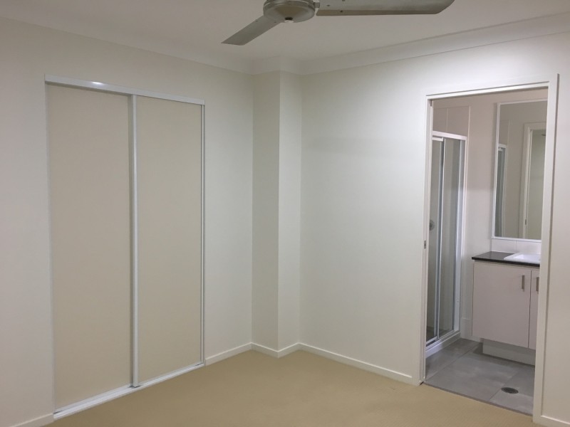 5 Maurie Pears Crescent, Pimpama QLD 4209