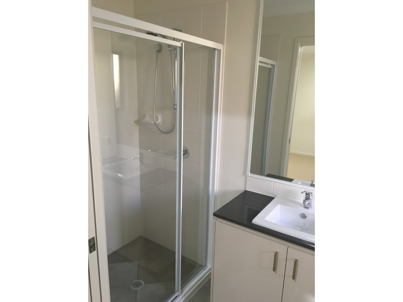 5 Maurie Pears Crescent, Pimpama QLD 4209