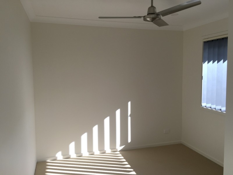 5 Maurie Pears Crescent, Pimpama QLD 4209