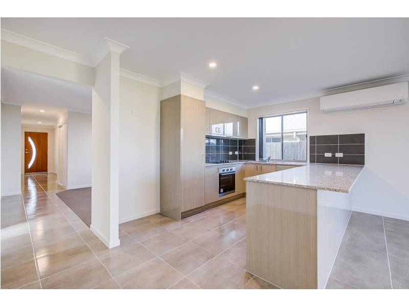 39 Nevada Road, Park Ridge QLD 4125