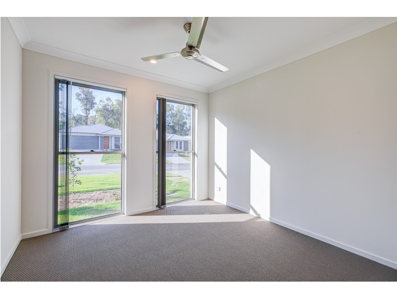 39 Nevada Road, Park Ridge QLD 4125