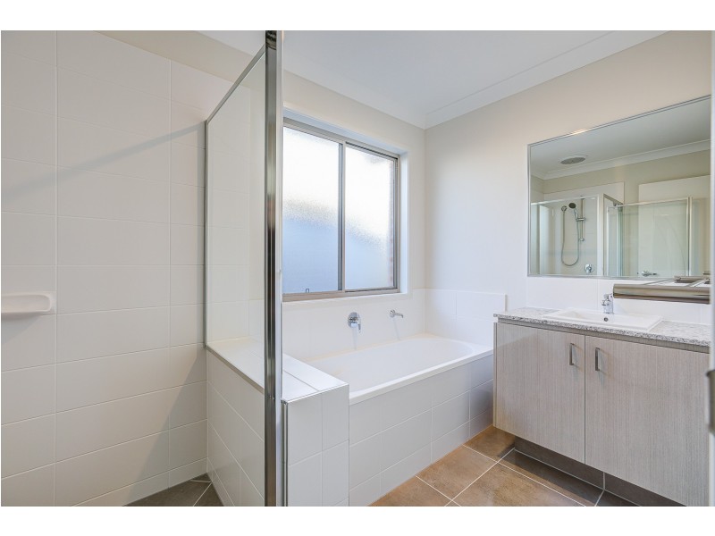 39 Nevada Road, Park Ridge QLD 4125