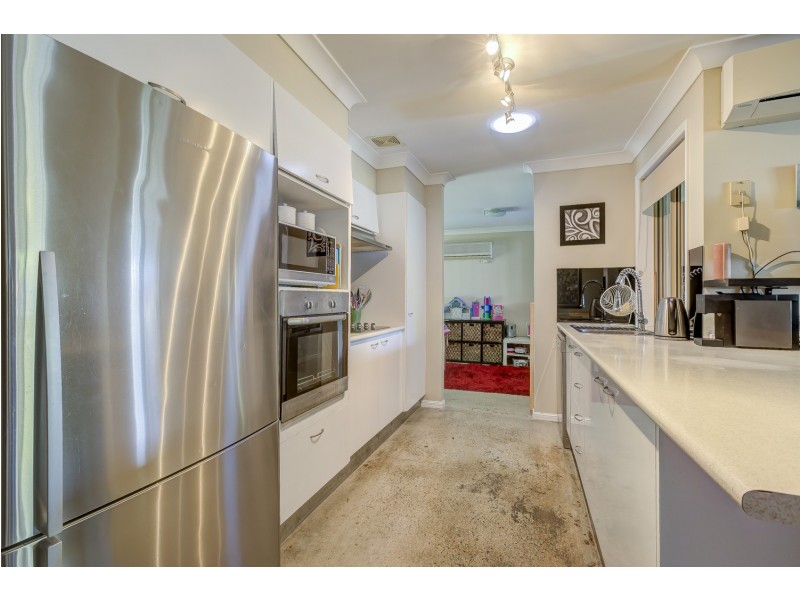 21 Ashgrove Avenue, Runaway Bay QLD 4216