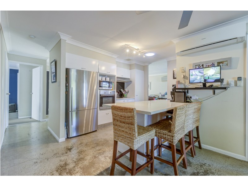 21 Ashgrove Avenue, Runaway Bay QLD 4216