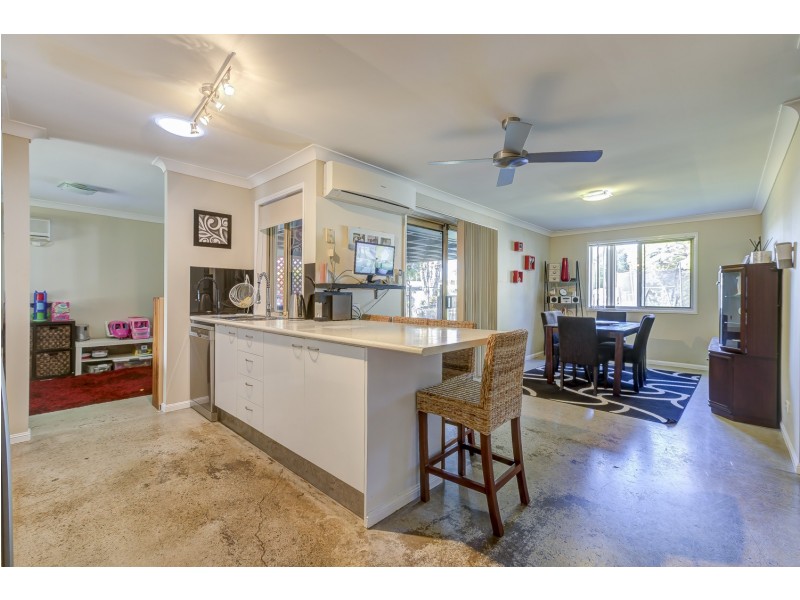 21 Ashgrove Avenue, Runaway Bay QLD 4216