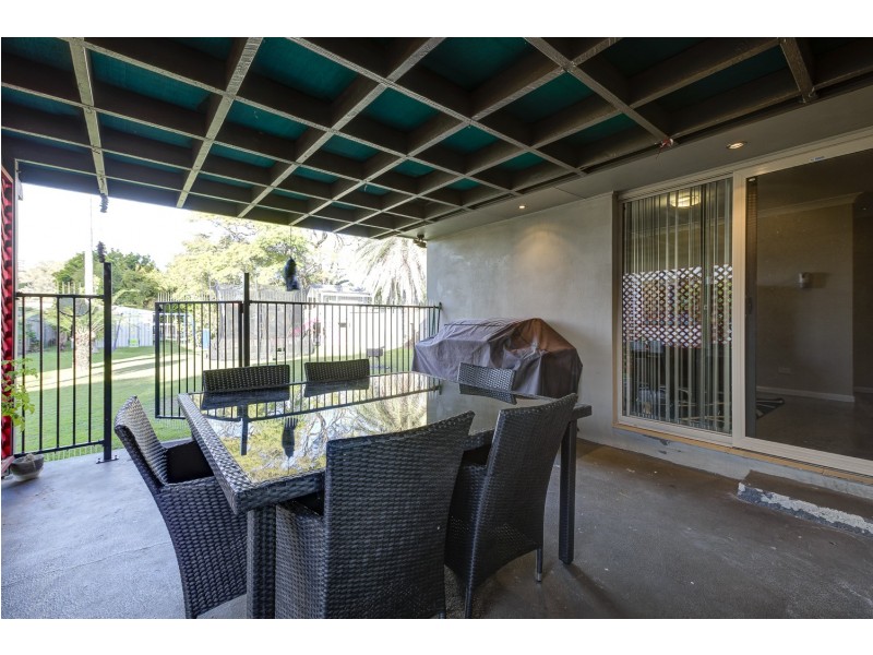 21 Ashgrove Avenue, Runaway Bay QLD 4216