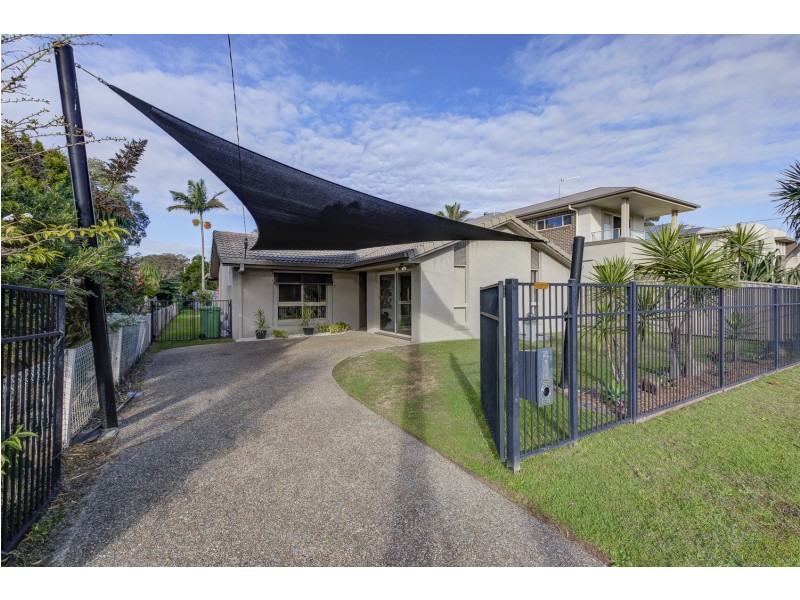21 Ashgrove Avenue, Runaway Bay QLD 4216