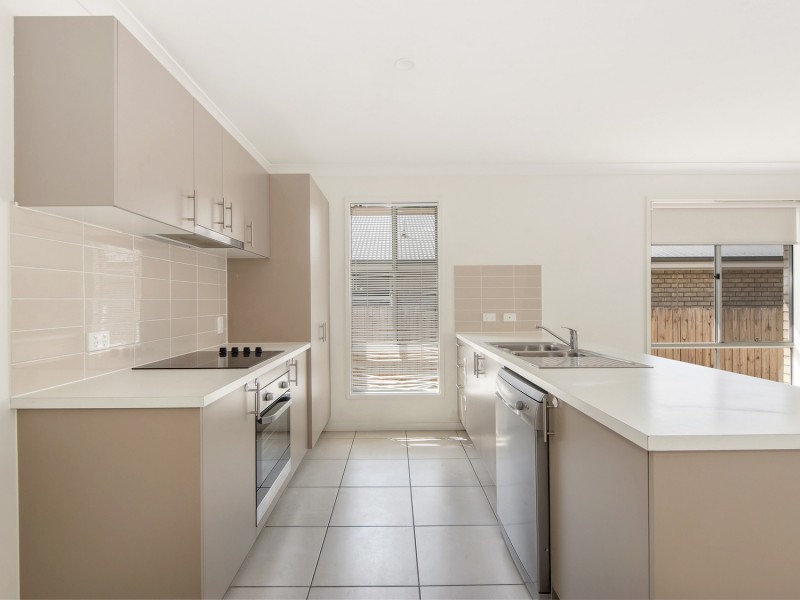 3 Cornelia Street, Leichhardt QLD 4305