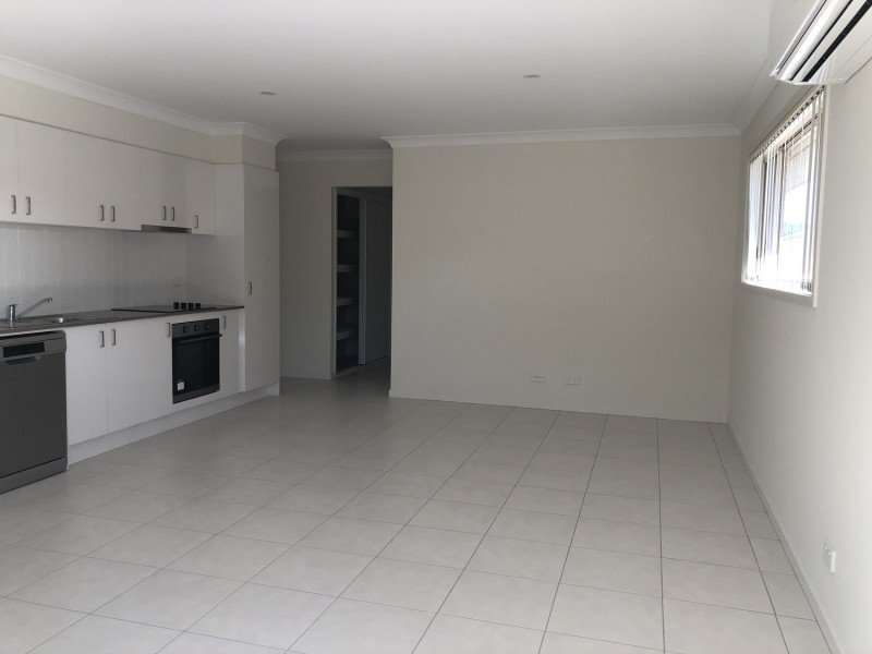 2/13 Coral Street, Pimpama QLD 4209