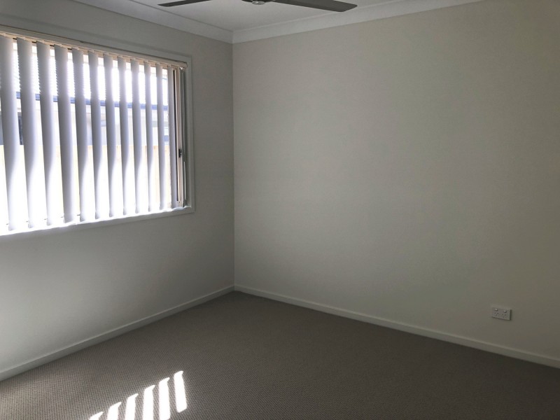 2/13 Coral Street, Pimpama QLD 4209