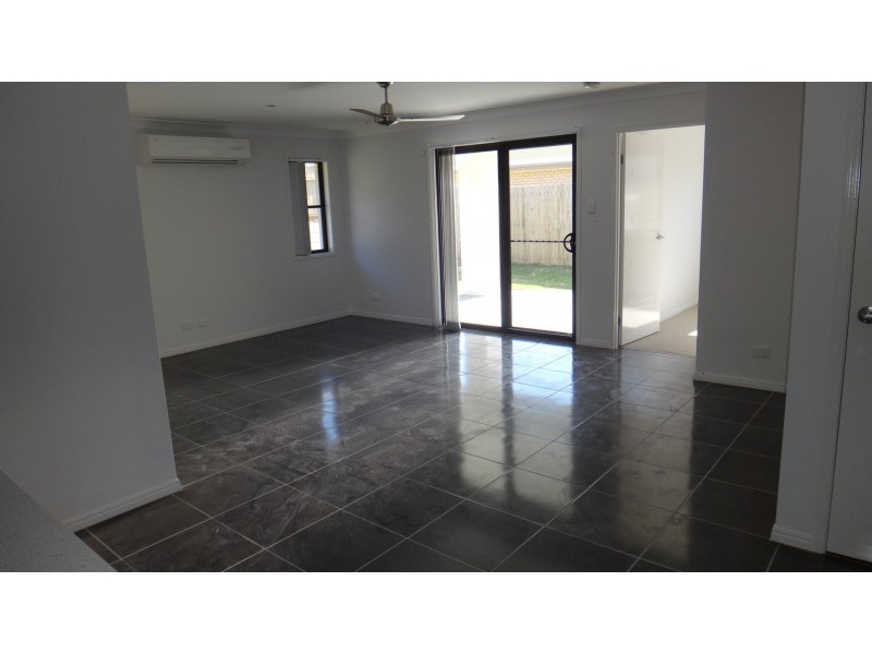 2/20 Alessandra Crescent, Coomera QLD 4209