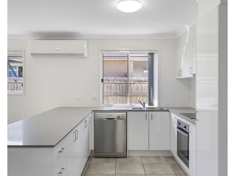 62 Milbrook Crescent, Pimpama QLD 4209
