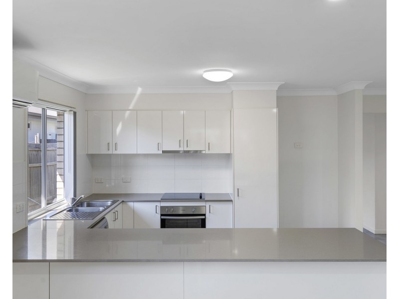 62 Milbrook Crescent, Pimpama QLD 4209
