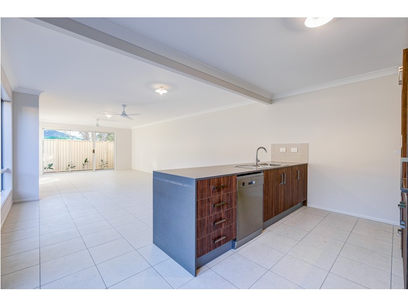 1/141 Musgrave Avenue, Labrador QLD 4215